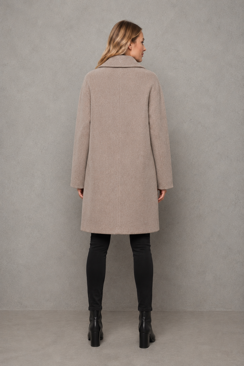 Women's elegant windproof longline coat in a relaxed fit, crafted from a soft warm fabric for autumn and winter. A timeless overcoat designed for comfortable layering, everyday wear, commuting and smart casual occasions.