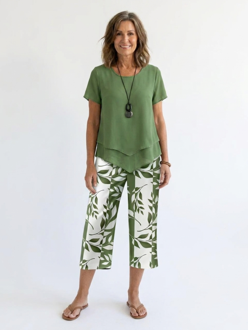Women’s leaf print top and pants two piece set with relaxed fit