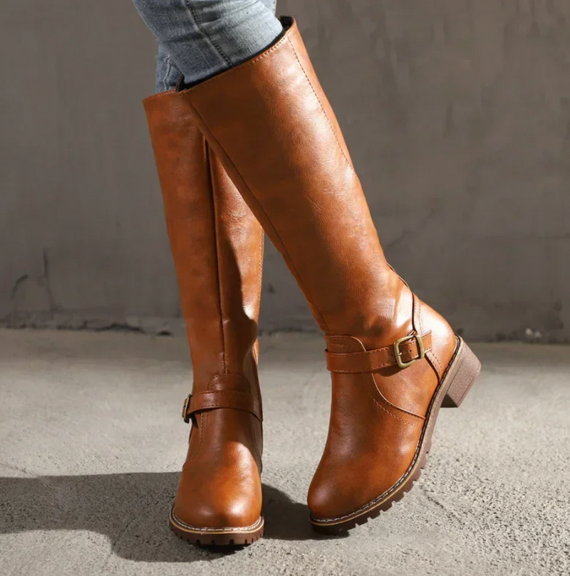 Women’s trendy boots in brown with gel sole and cushioned footbed, comfortable and non-slip for work and everyday wear.