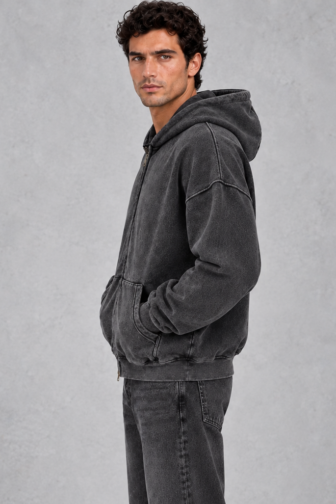 Men’s oversized full zip hoodie with a vintage washed finish, generous hood, dropped shoulders, large front pockets and ribbed trims.