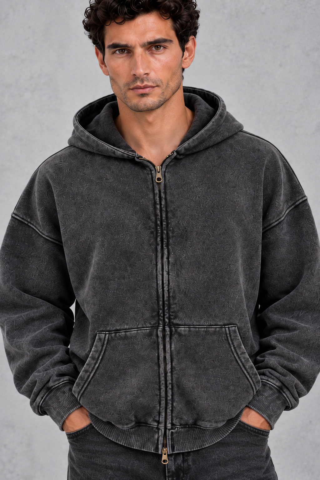 Men’s oversized full zip hoodie with a vintage washed finish, generous hood, dropped shoulders, large front pockets and ribbed trims.