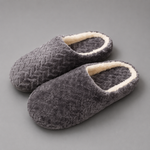 Unisex fluffy indoor slippers with a soft cloth upper, plush lining and lightweight slip-on design, featuring a non-slip cushioned sole for warm, comfortable indoor wear during autumn and winter.