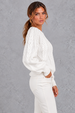 Women's cable-knit round-neck jumper in White – side view