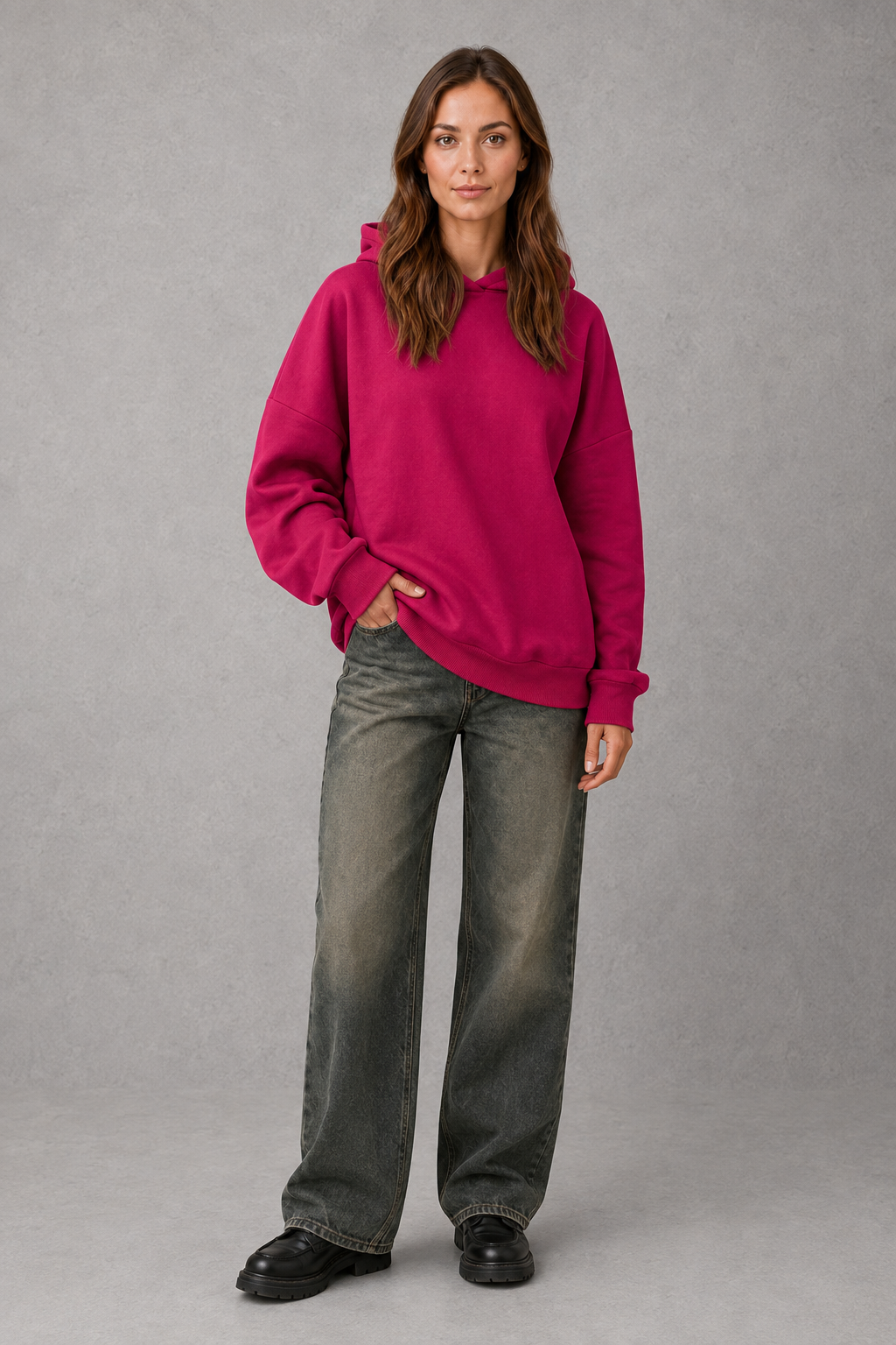 Women’s relaxed-fit fleece hoodie in a soft cotton and recycled polyester blend with long sleeves, ribbed cuffs and hem.