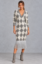 Women’s V-neck knitted jumper dress with long sleeves and fringe hem, midi length – image 9