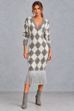 Women’s V-neck knitted jumper dress with long sleeves and fringe hem, midi length – image 9