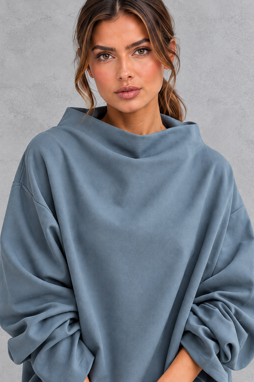 Women’s loose roll neck long sleeve jumper with a solid-colour finish and relaxed everyday silhouette – image 3