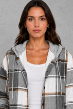 Women’s soft lightweight autumn jacket with an elegant, flattering everyday fit.