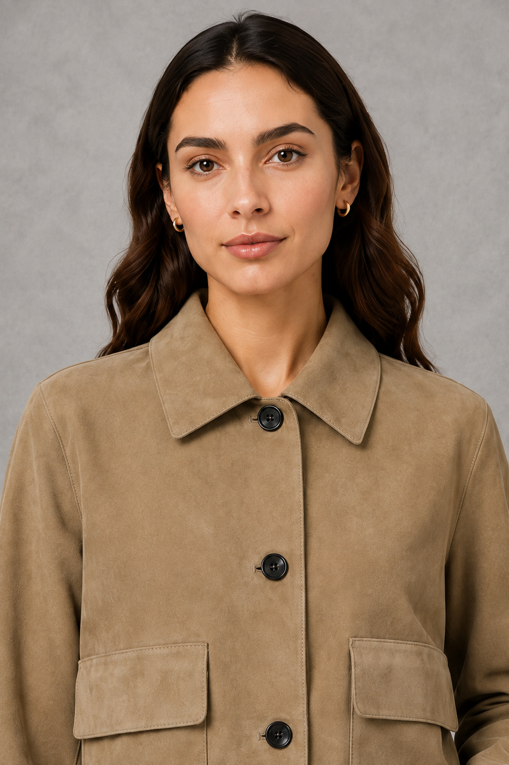 Women’s tailored collared jacket with a button-front fastening, long sleeves, defined waist and structured silhouette for polished everyday styling.