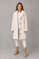 Women’s Teddy Coat  with soft plush texture, elegant collar and single-breasted design, ideal for stylish autumn and winter layering.