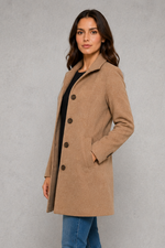 Women’s classic button-front coat with an elegant straight fit, long sleeves and a timeless design for autumn and spring wear.
