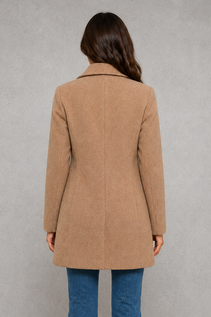 Women’s classic button-front coat with an elegant straight fit, long sleeves and a timeless design for autumn and spring wear.