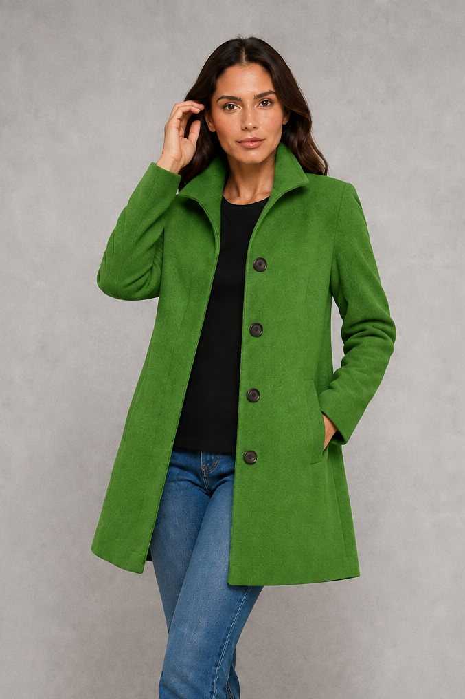 Women’s classic button-front coat with an elegant straight fit, long sleeves and a timeless design for autumn and spring wear.