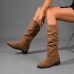 Women's comfy mid-calf casual boots in a timeless design with a durable synthetic upper, comfortable textile lining and supportive sole, ideal for everyday autumn and winter wear.