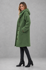 Women's elegant button-front autumn and winter coat with a relaxed fit, classic longline silhouette, soft warm fabric, long sleeves and timeless design, ideal for layering with knitwear, dresses or tailored outfits.