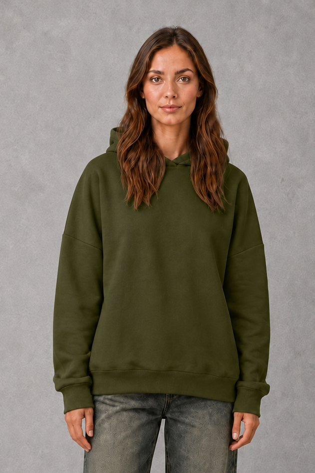 Women’s relaxed-fit fleece hoodie in a soft cotton and recycled polyester blend with long sleeves, ribbed cuffs and hem.