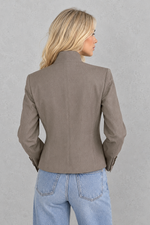 Women's lightweight travel blazer in a tailored regular fit with an open-front design, long sleeves and wrinkle-resistant synthetic fabric, ideal for work, travel and smart casual spring and autumn outfits.