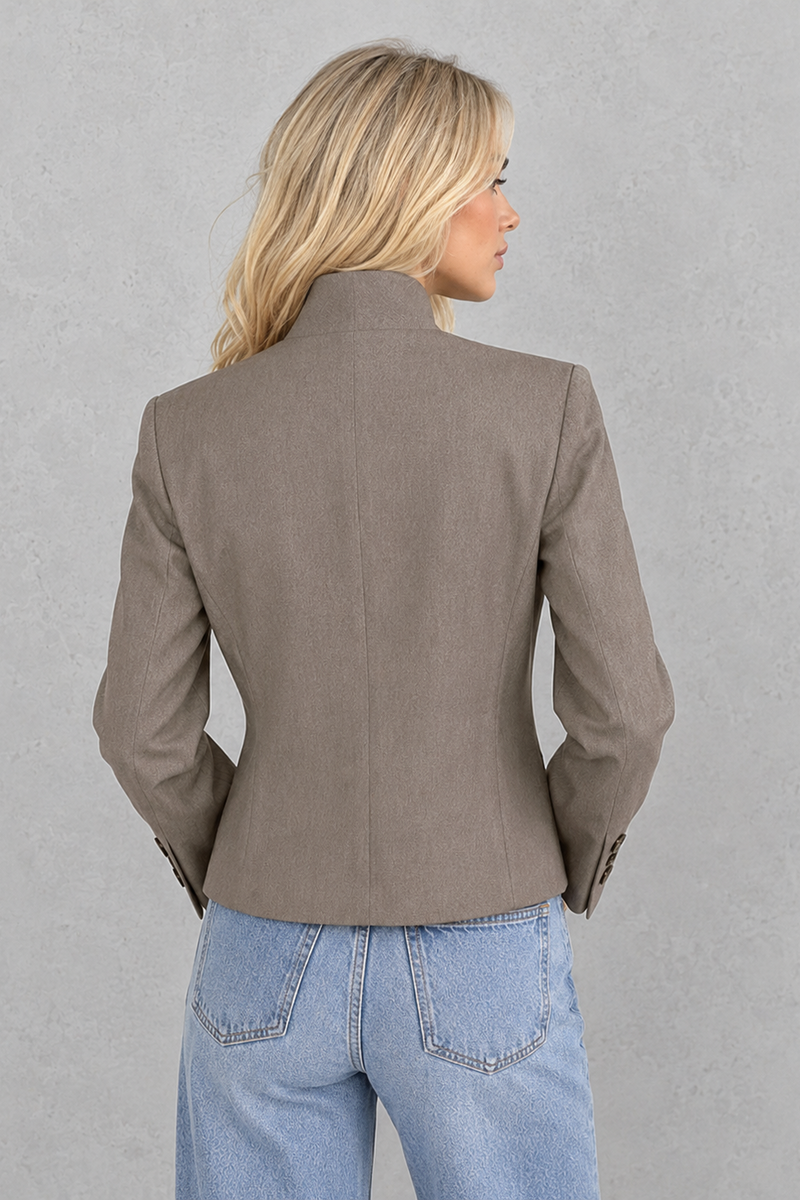 Women's lightweight travel blazer in a tailored regular fit with an open-front design, long sleeves and wrinkle-resistant synthetic fabric, ideal for work, travel and smart casual spring and autumn outfits.