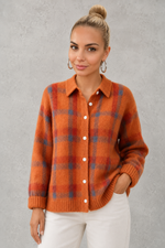 Women's plaid knit sweater with a classic check pattern, relaxed fit and soft knitted texture, offering lightweight warmth for casual everyday wear, layering and seasonal styling.