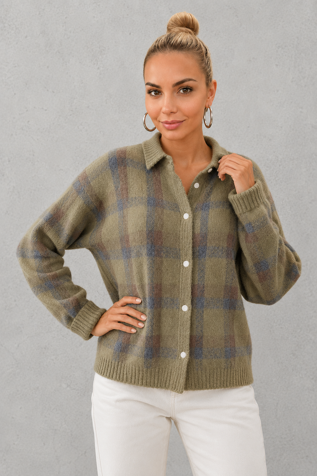 Women's plaid knit sweater with a classic check pattern, relaxed fit and soft knitted texture, offering lightweight warmth for casual everyday wear, layering and seasonal styling.