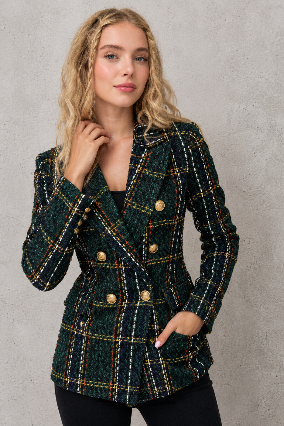 Women's plaid tweed double-breasted blazer with a tailored fit, structured lapel collar and classic checked pattern, ideal for smart casual workwear, office outfits and autumn layering.