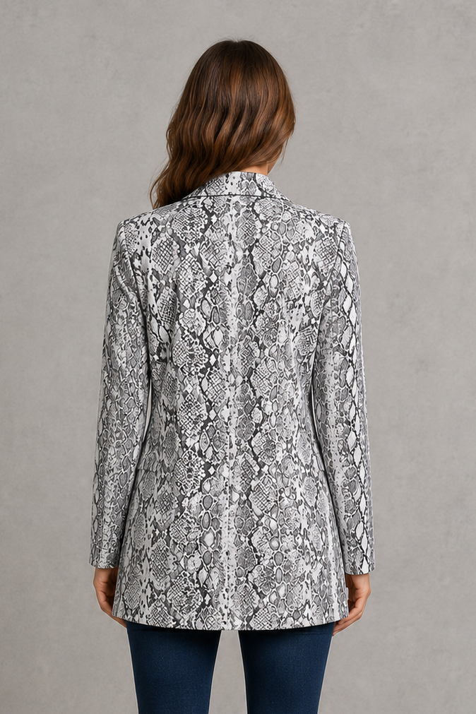 Women’s smart casual sport chic blazer with a tailored fit, single-breasted design and classic lapel collar, perfect for work, business, travel and everyday smart casual styling