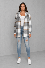 Women’s soft lightweight autumn jacket with an elegant, flattering everyday fit.