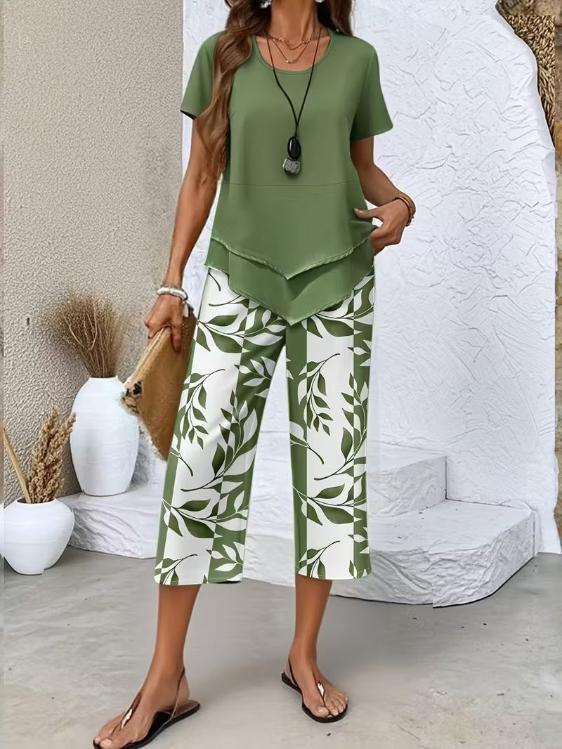 Women’s leaf print top and pants two piece set with relaxed fit